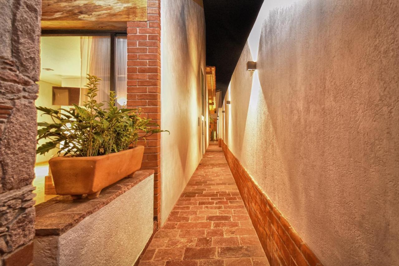 Hotel Casa Iturbe Ситакуаро Экстерьер фото